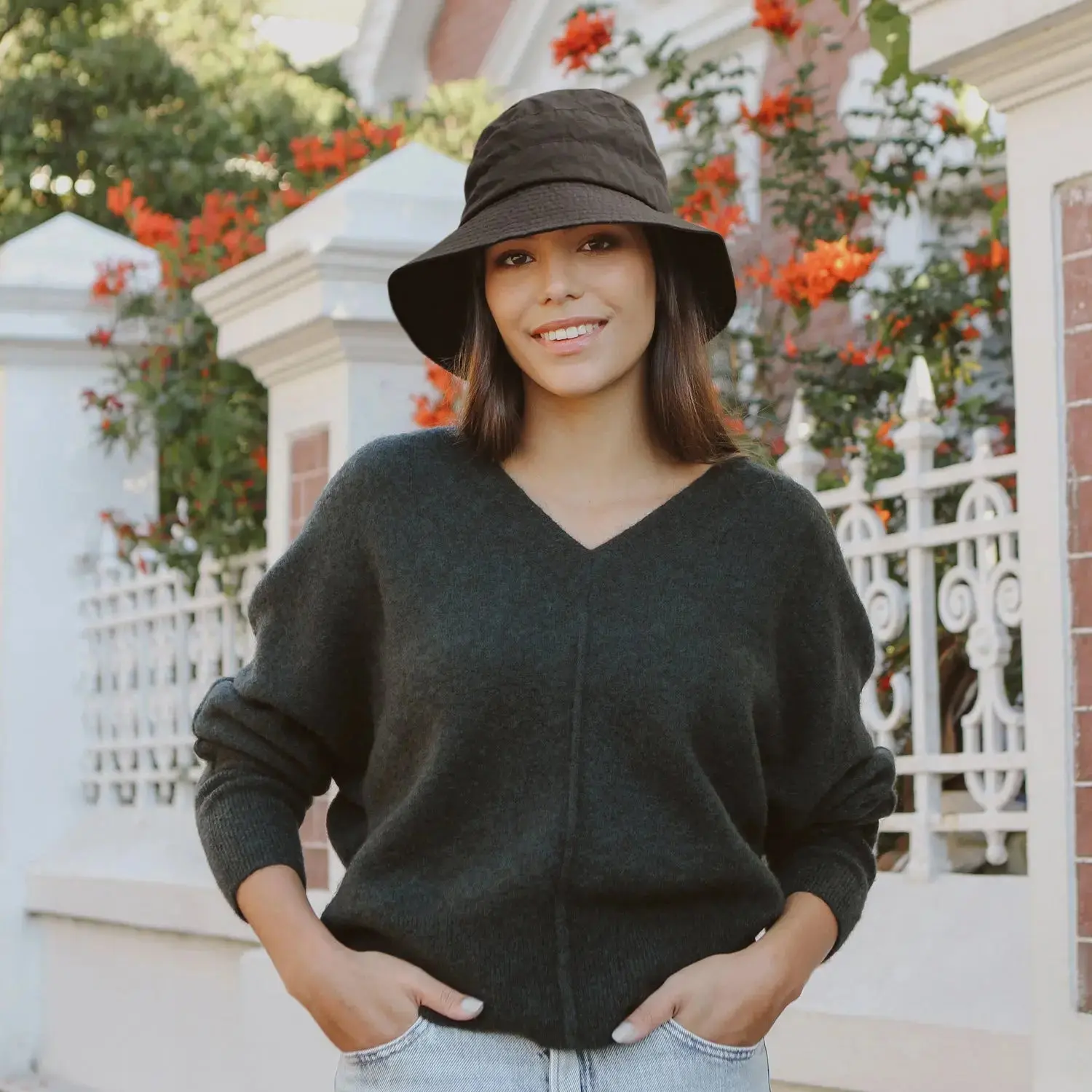 Ella Bucket - Image 6